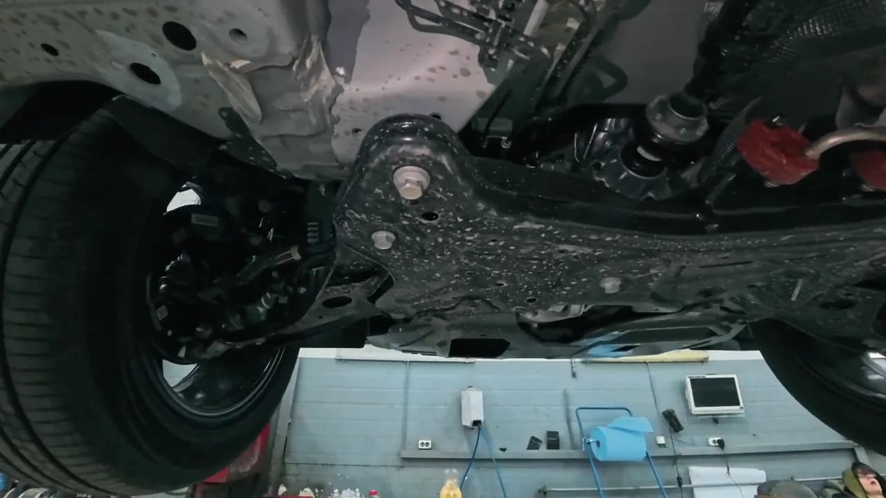 Задняя подвеска и привод Changan UNI-S 2026 года снизу