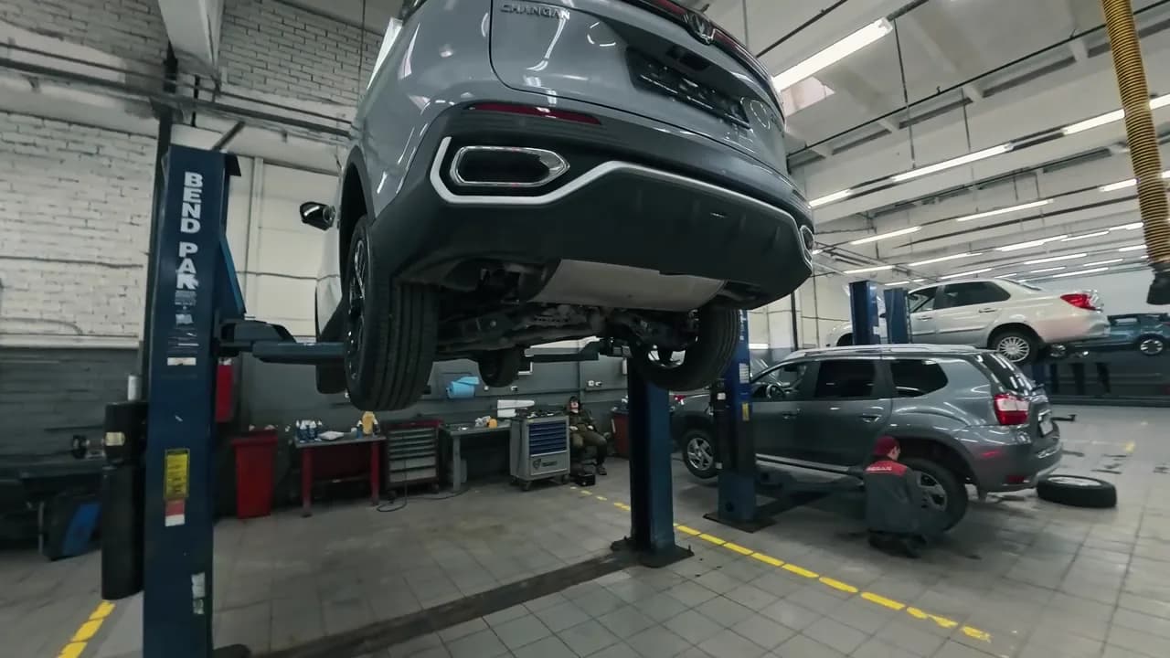 Changan UNI-S 2026 года на подъёмнике