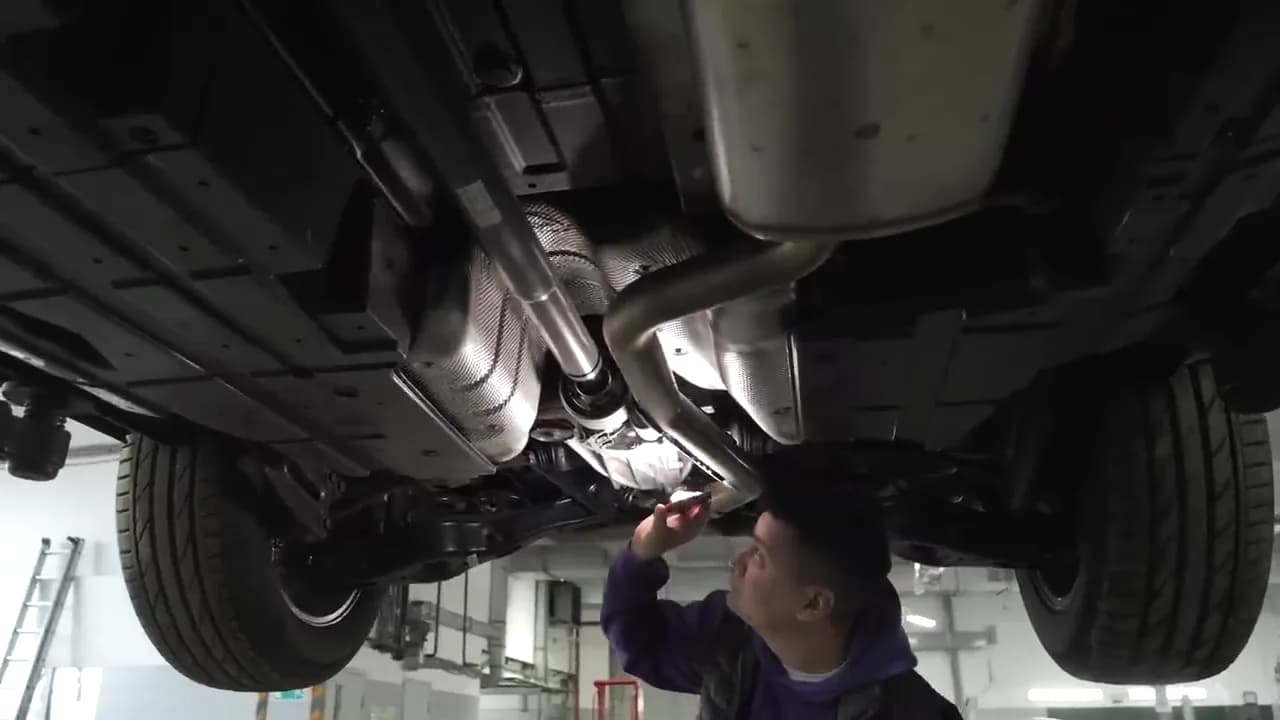 Задняя четырёхрычажная подвеска и привод GAC GS8 второго поколения